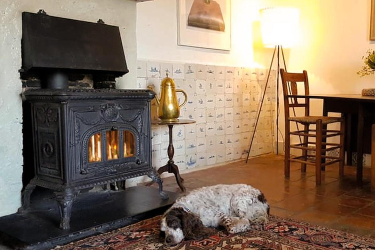 Countryside Bliss: Historic Cottage By The Sea برغ هالمستاد المظهر الخارجي الصورة